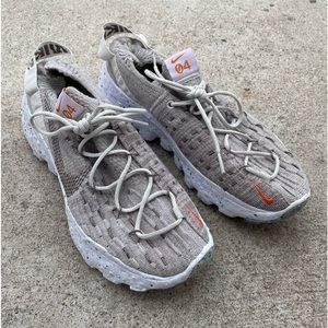 Men’s 8.5 Space Hippie 04 ‘Light Bone’ Nikes 👽